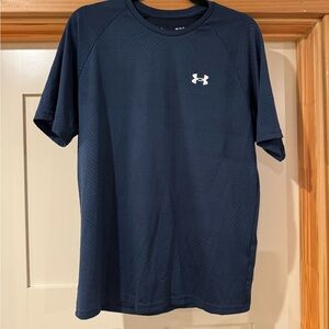 Under Armour Men's NWOT shirt